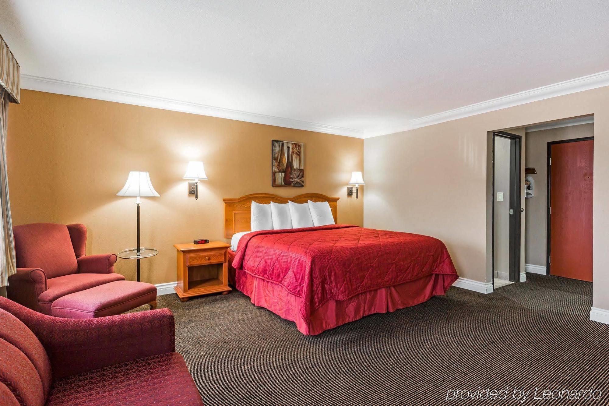 Quality Inn & Suites Atlanta Airport South Колледж Парк Экстерьер фото